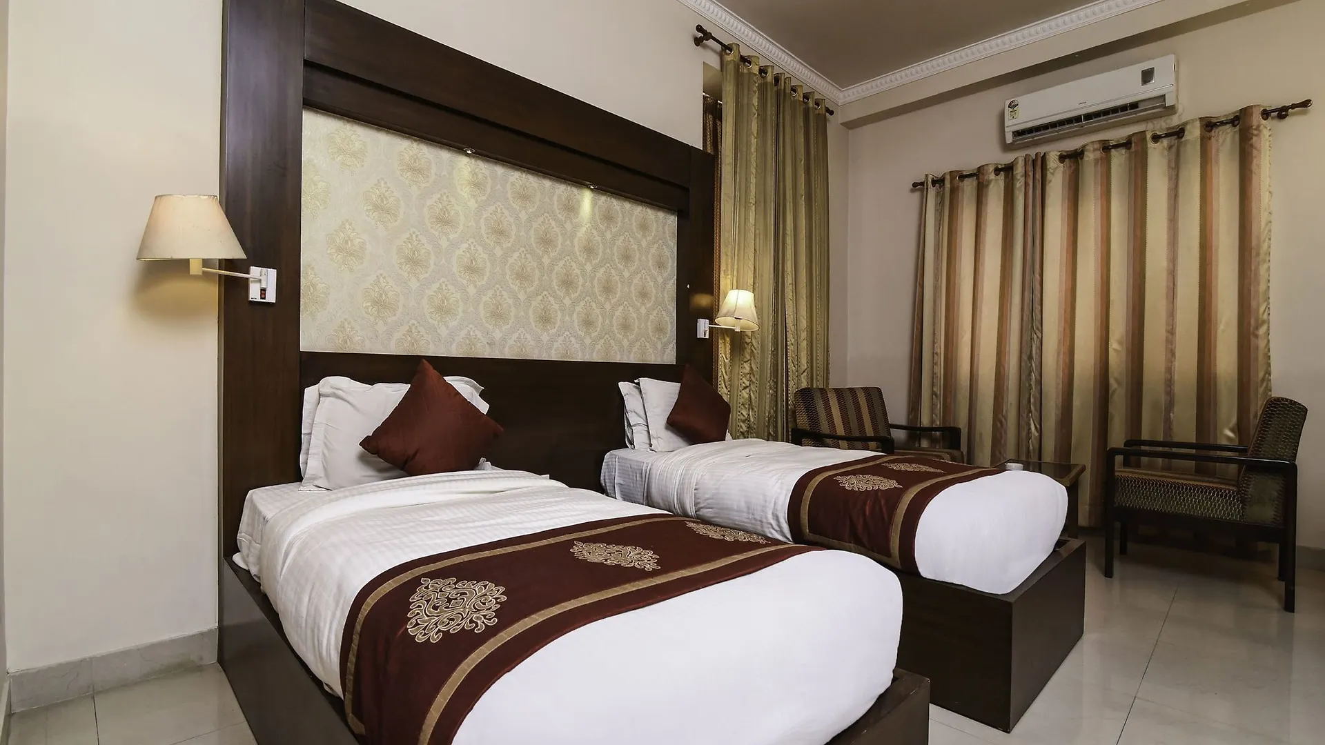 Hotel Treebo Trend Kaant Palace Fatehabad Road Agra