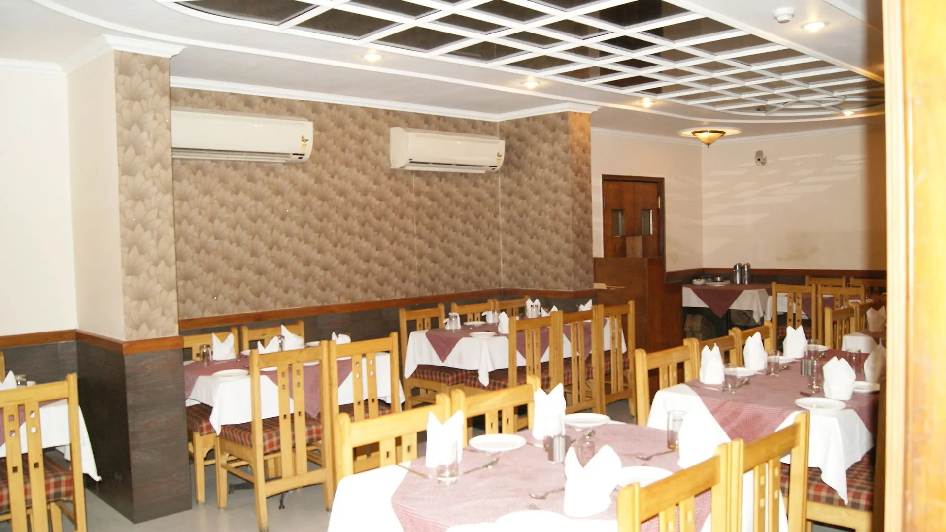 Treebo Trend Kaant Palace Fatehabad Road Agra  Agra (Uttar Pradesh)