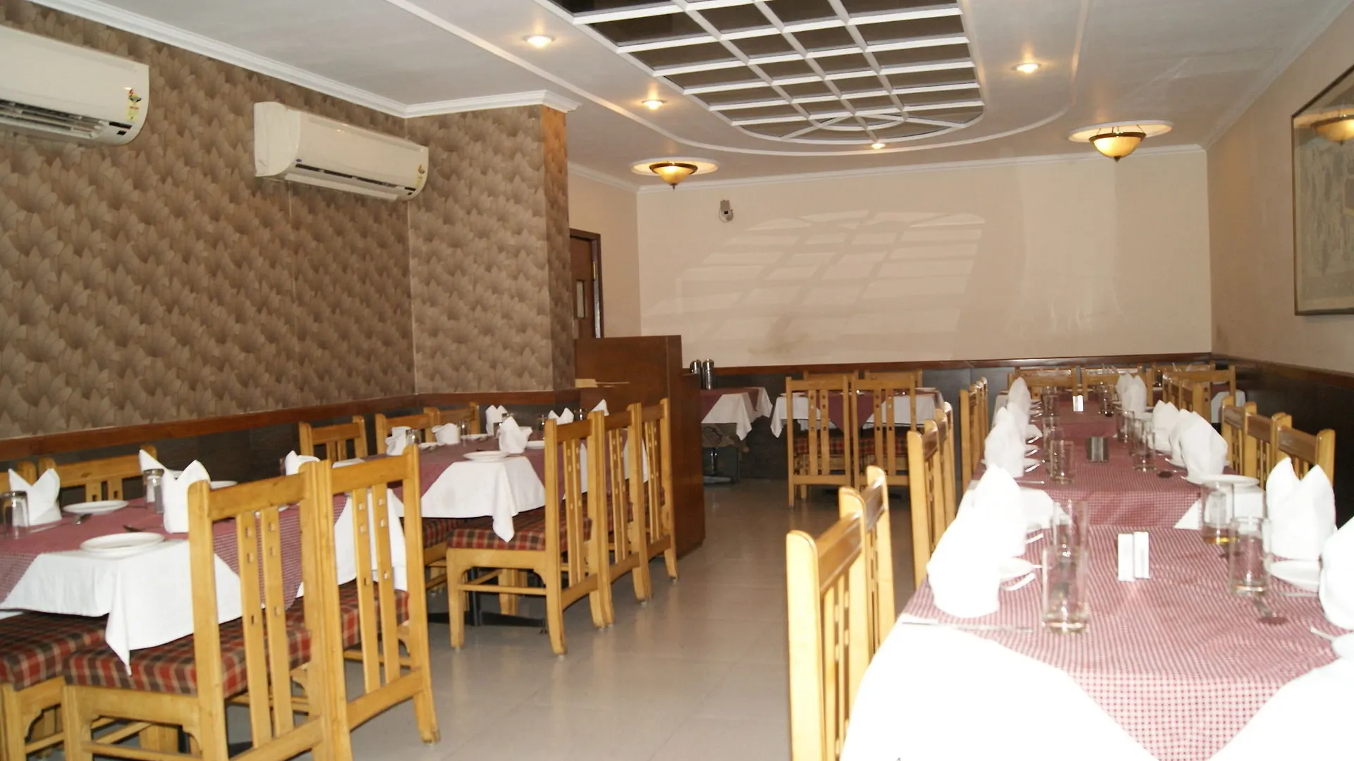 Hotel Treebo Trend Kaant Palace Fatehabad Road Agra